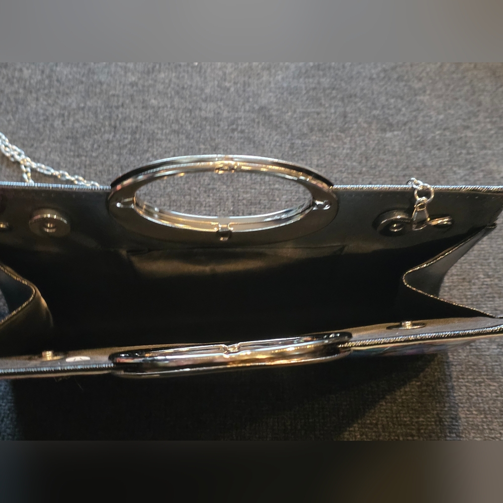 Crossbody Bag With Magnetic Closure - Picture 4 of 5